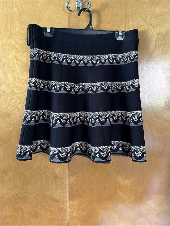 BCBGMAXAZRIA Dresses & Skirts - BCBGMaxAzria Alisse Knit Flare Mini Skirt Women Sz L Black Beige Thick Stretch